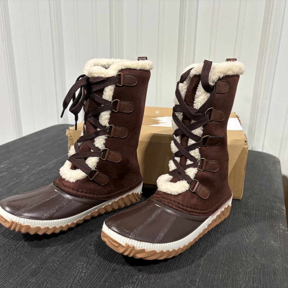 Journee Collection Brown Duck‑Style Snow Boots – Size 7